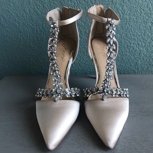 Badgley Mischka Meena T strap heel